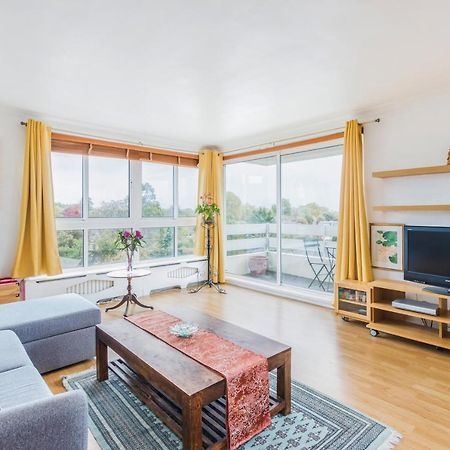شقة لندن  في Bright 1Bed Putney Apt With Leafy Views المظهر الخارجي الصورة