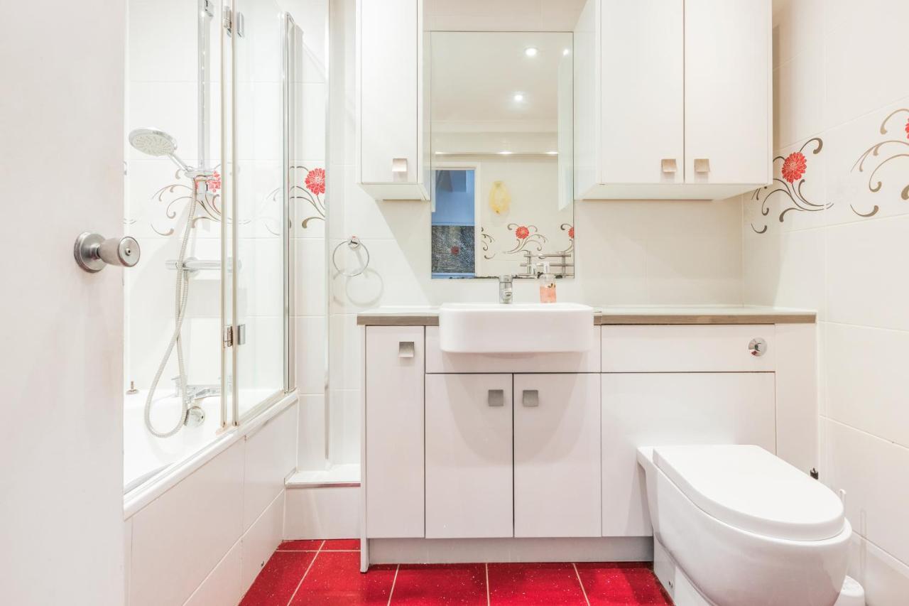شقة لندن  في Bright 1Bed Putney Apt With Leafy Views المظهر الخارجي الصورة